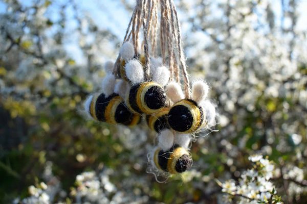 cute mini bumble bee decoration