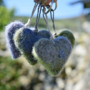 wool heart keyring heather